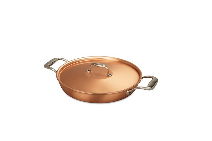 Flache Paellapfanne aus Kupfer mit Deckel und zwei Griffen